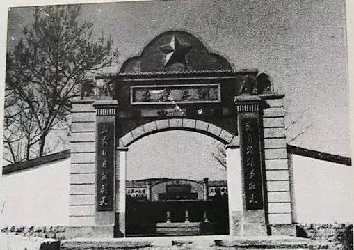 你知道老费县城在那么？现在的县城是哪里搬来的？