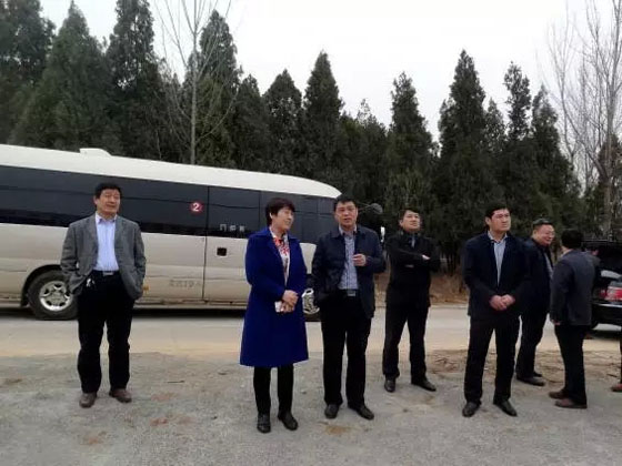 费县东城新区建设指挥部在建工程现场观摩会召开