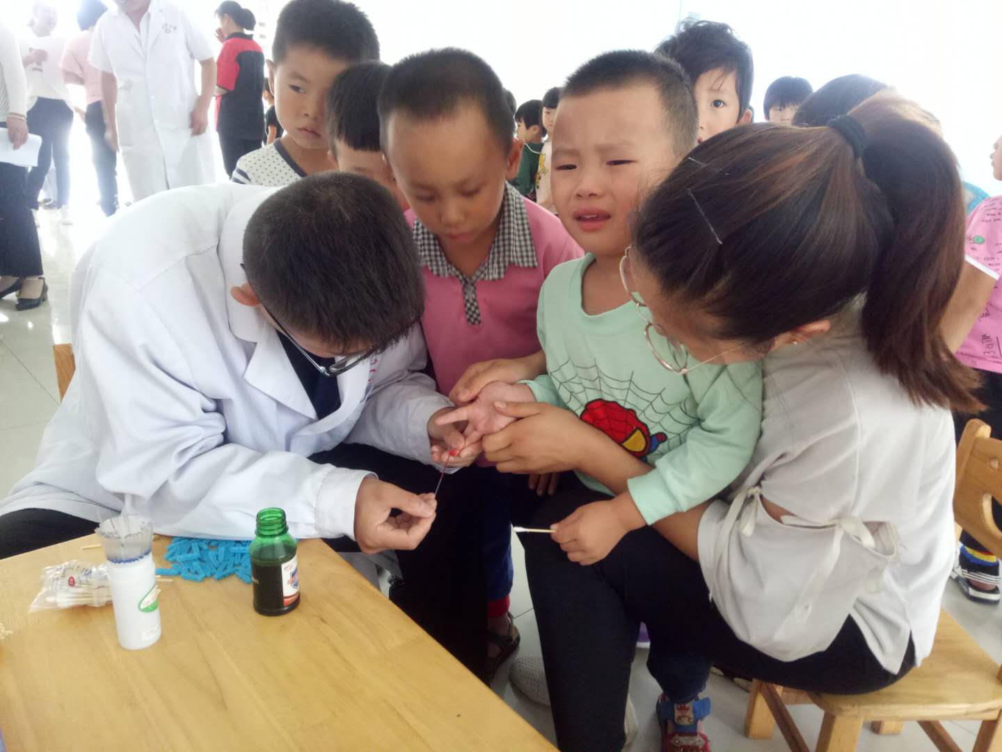 关爱儿童健康，呵护儿童成长，走进幼儿园